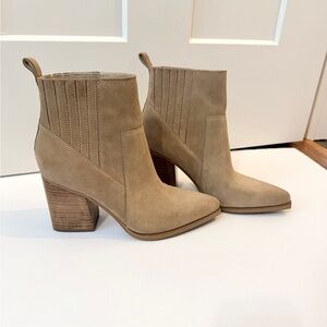 Marc Fisher Women's Marela Block Heel Booties leather size 9M women's tan suede